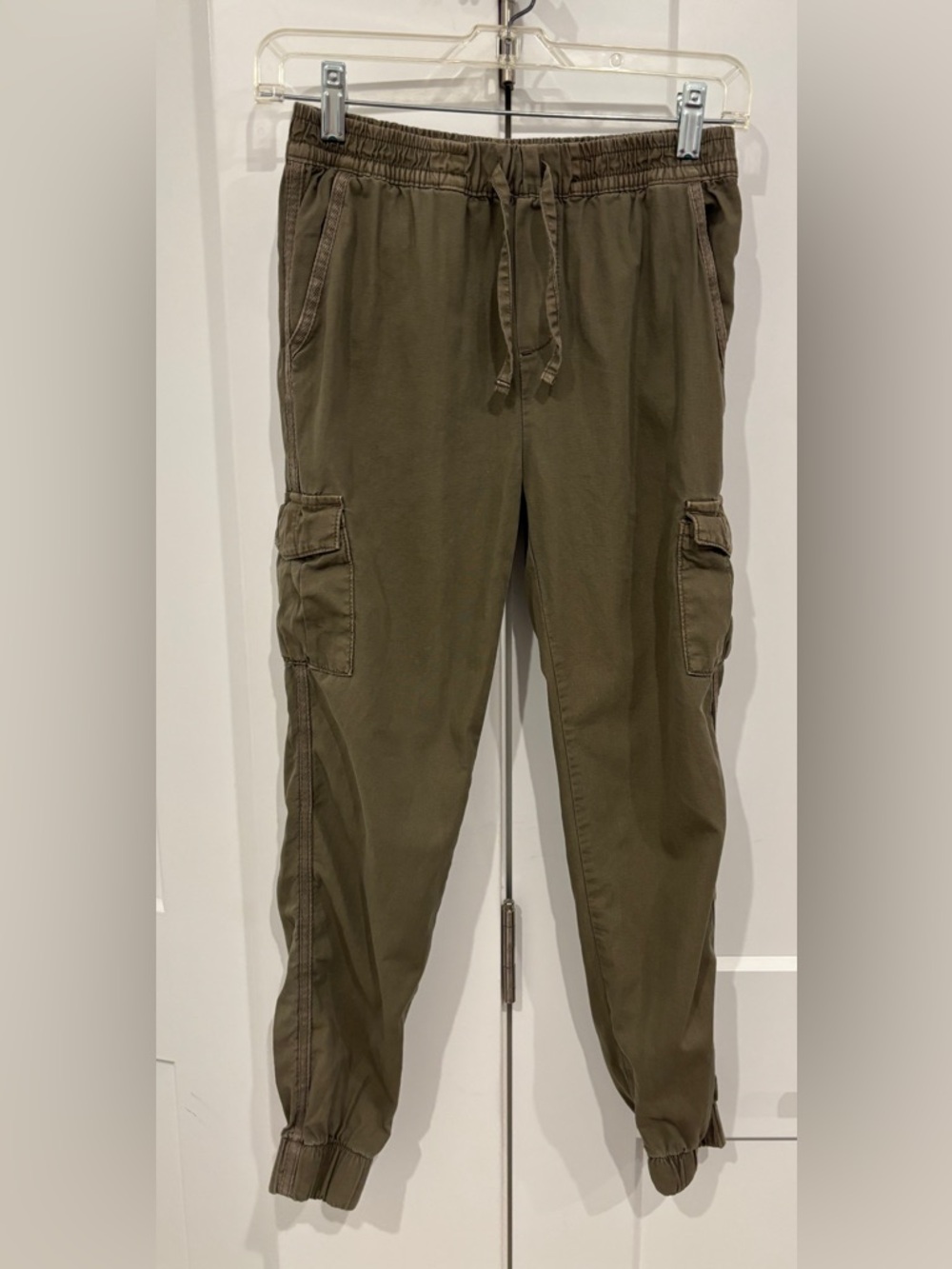 7 For All Mankind Boys Cargo Pant Joggers. Size L